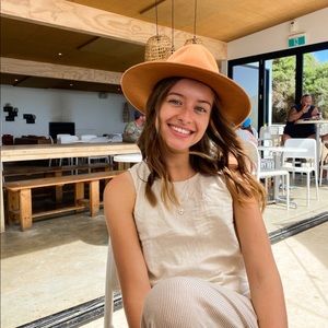 Meet your Posher, Hannah